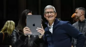 Шефът на Apple спечели над 40 млн. долара, продавайки част от акциите си в компанията