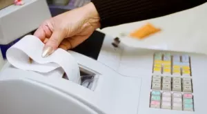 Държавата се отказа от борбата за касовите апарати