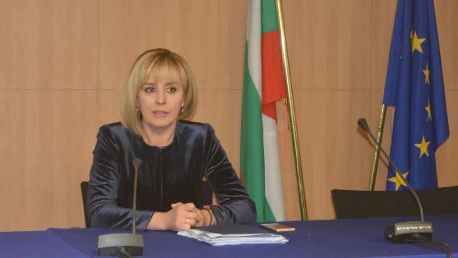 Манолова: Банките имат особени привилегии, законите са в тяхна полза 
