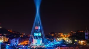Организаторите в Пловдив: Няма как Слави Трифонов да е наел същата сцена