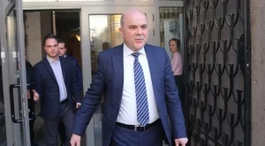 Петков не обясни разликите в пенсиите, понеже нямал данните