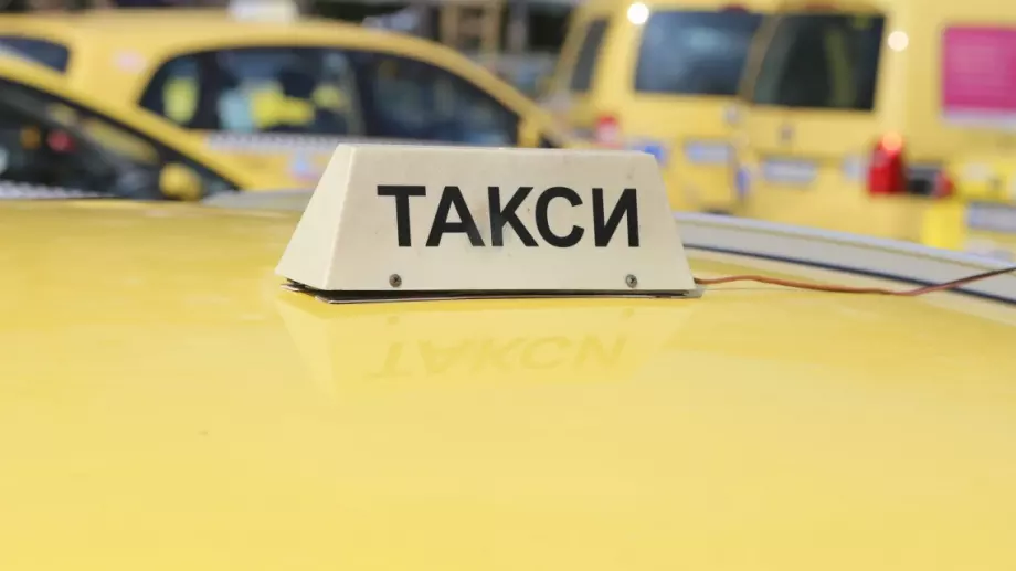 Таксиметрови шофьори отново предявиха искания за вдигане на цените