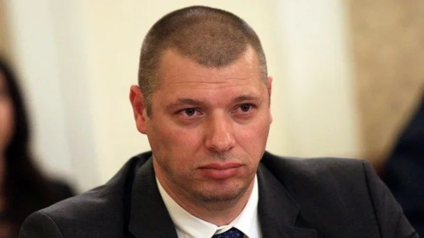 Прокуратурата още не се е задействала за огромната тераса на зам-шефа на КПКОНПИ