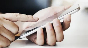 Американците вече прекарват повече време на смартфона си, отколкото пред телевизора