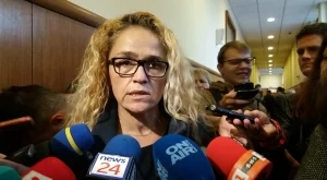 Поискаха трета експертиза за тефтерчето на Иванчева