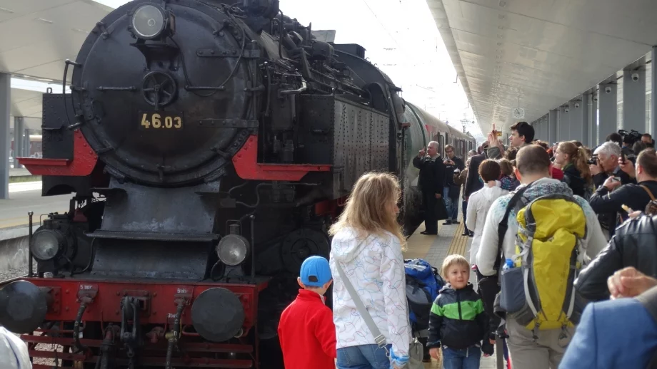 БДЖ организира пътуване с локомотива Баба Меца между София и Банкя