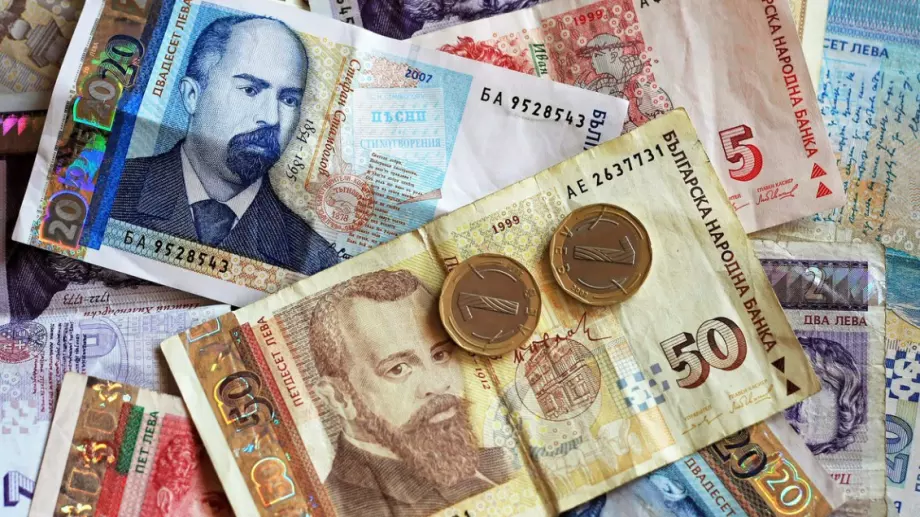 Кои професии в България вземат най-високи заплати?
