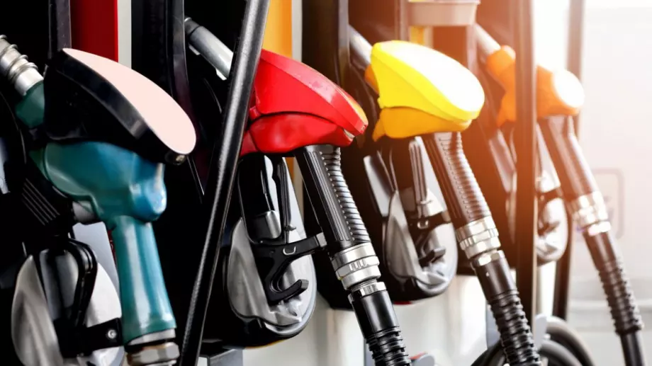Бензинът в САЩ поскъпна рекордно заради хакнатия нефтопровод