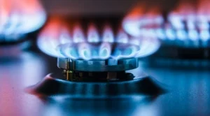 КЕВР потвърди поевтиняване на природния газ с 0,6%