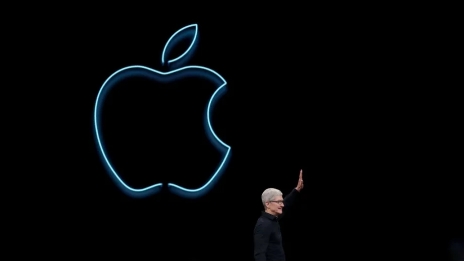 Шефът на Apple Тим Кук: Китай не ни е атакувал в търговската война 