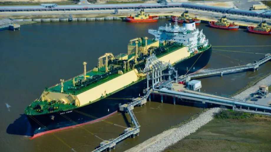 WSJ: Кризата в Украйна прави САЩ господари на газовия пазар