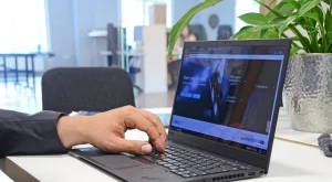 За девето поредно тримесечие Lenovo отбеляза силен ръст на печалбата