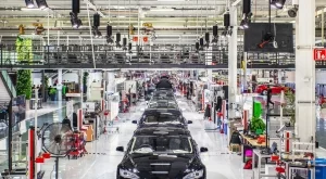 Заплаха или възможност е Tesla за китайските електромобили?