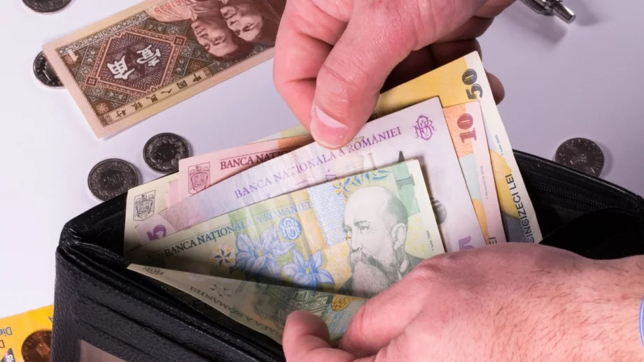 Румъния вдига заплатите, но не и на висшите чиновници