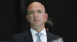 Джеф Безос се оттегля като директор на Amazon