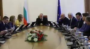 Удължиха извънредната обстановка с още 2 седмици