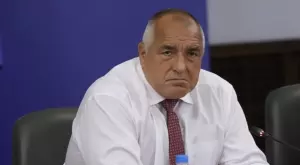 Властите отново удължават извънредната обстановка