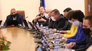 Борисов смени няколко министри, но остава премиер