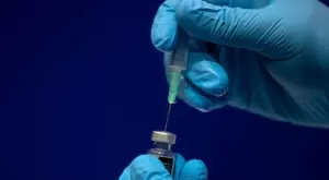 Pfizer ще спечели десетки милиарди от ваксините срещу Covid