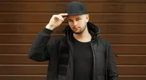 Шапките с козирка като част от спортното облекло