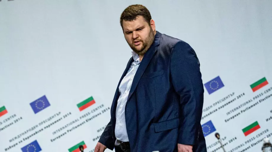 НАП разследва Пеевски и други замесени в Досиетата "Пандора"