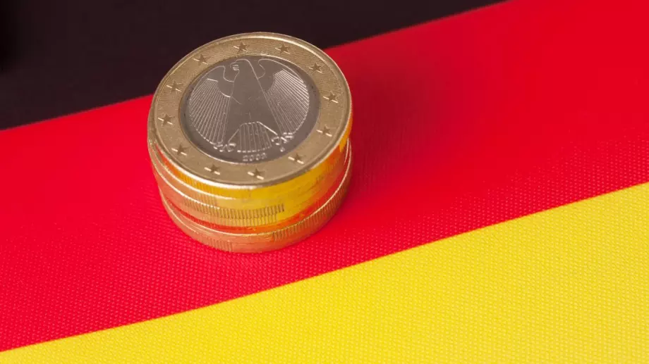 Германия тегли нов рекорден дълг, за да овладее кризата