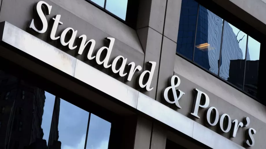 S&P свали кредитния рейтинг на Русия до CCC-