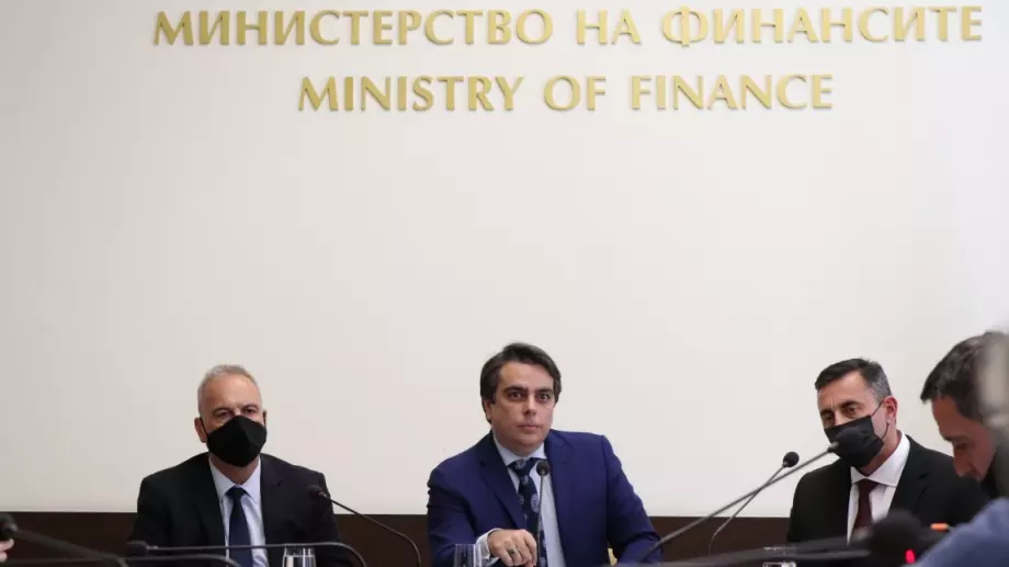 Намериха пари за добавката от 50 лева към пенсиите