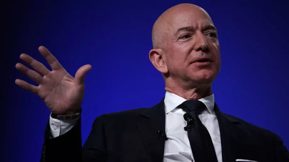 Джеф Безос се оттегля от позицията изпълнителен директор на Amazon