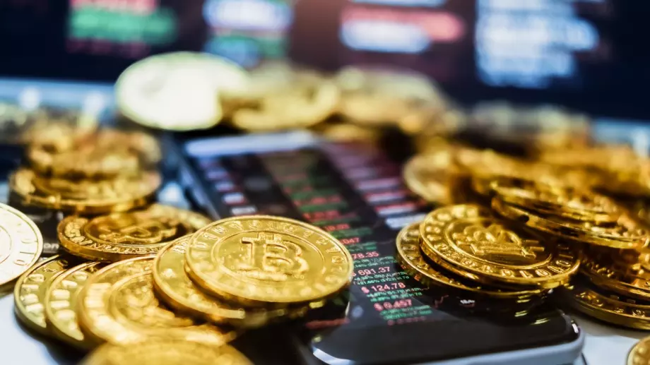 Bitcoin изпраща най-лошия си месец от близо 10 г.