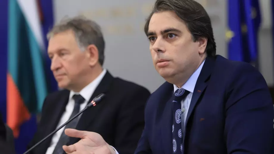 Асен Василев: НАП откри фирми с каса и управител в Панама