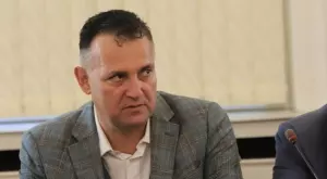 Освобождават Валентин Николов от поста изпълнителен директор на БЕХ