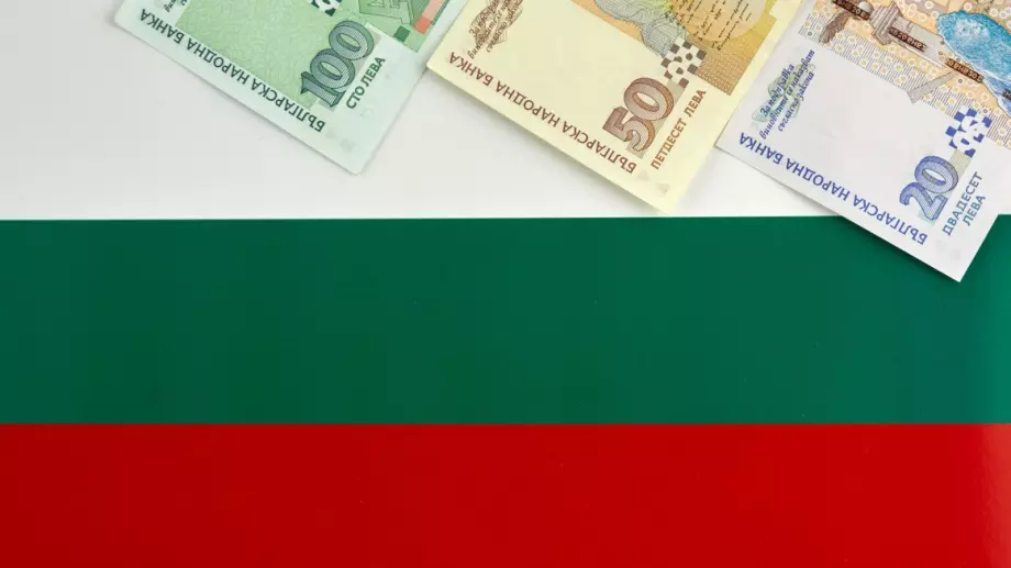 От догодина: Минималната работна заплата става 50% от средната