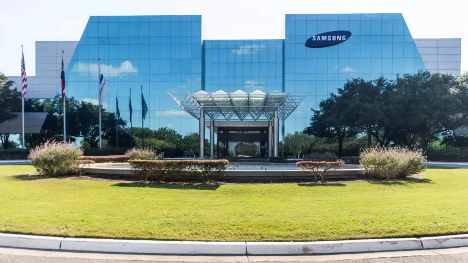 След най-слабата печалба от 2009 г. Samsung реши да намали производството 