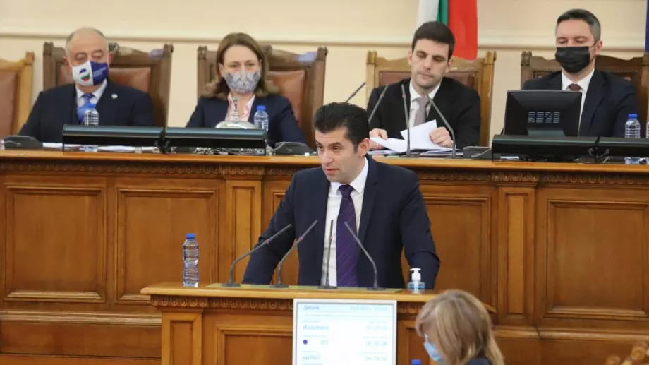 България има ново правителство: Народното събрание одобри кабинета "Петков"
