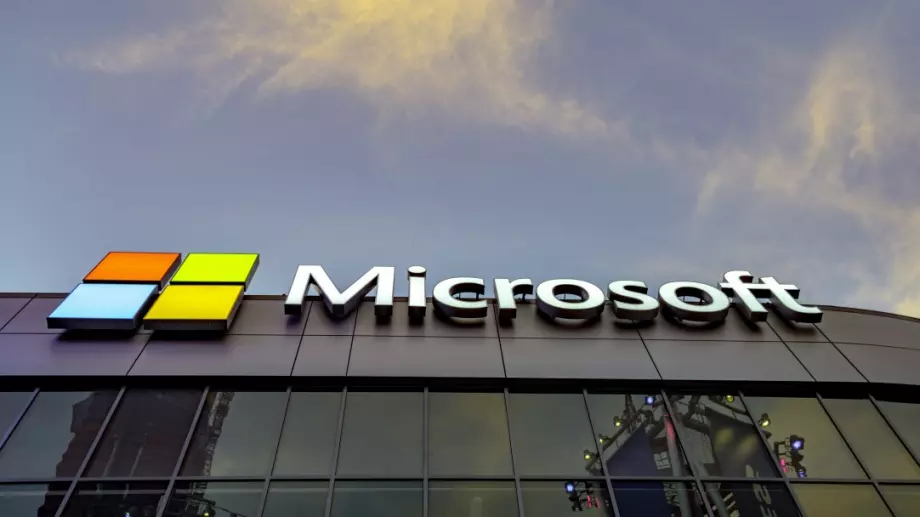 Microsoft купува разработчика на игри Activision Blizzard
