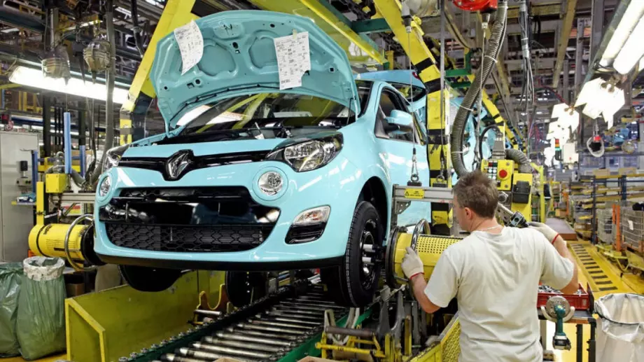 Renault стават изцяло електрически  до 2030 г.