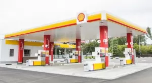 Shell напуска Русия, затваря 500 бензиностанции