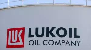 Санкциите принудиха собственика на "Лукойл Нефтохим" да се премести в Дубай