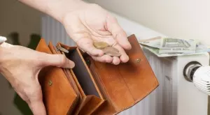 Държавата се чуди как да помогне на енергийно бедните
