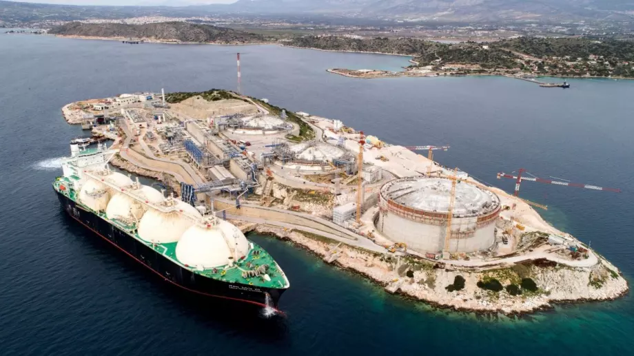 "Булгаргаз" се пребори само за два слота на LNG терминала "Ревитуса"