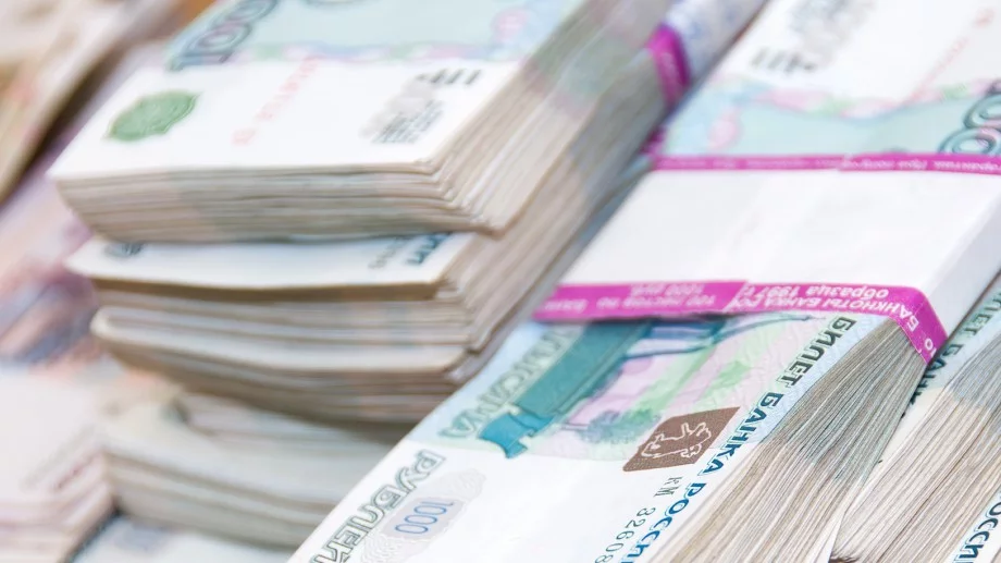 Руската валута потъна, над 100 рубли за долар