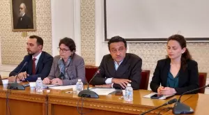 В България се случват обнадеждаващи неща, уверява министър Лорер