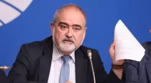 Пътностроителните фирми преустановяват всички пътни ремонти
