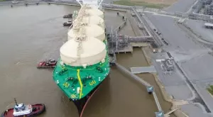 Африка на новата енергийна карта: Италианската Eni с втора LNG платформа край Мозамбик