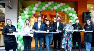 Starbucks отвори ново кафене на знаково място