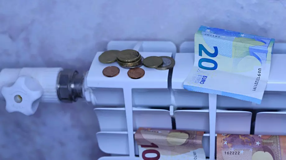 Изплащат се енергийните добавки за уязвими семейства с деца 