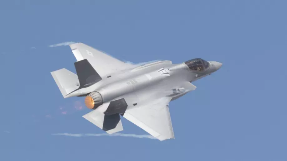 Канада купува близо 90 изтребителя F-35 в сделка за 14 милиарда долара