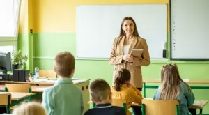 Виц на деня: Иванчо, учителката и въображението