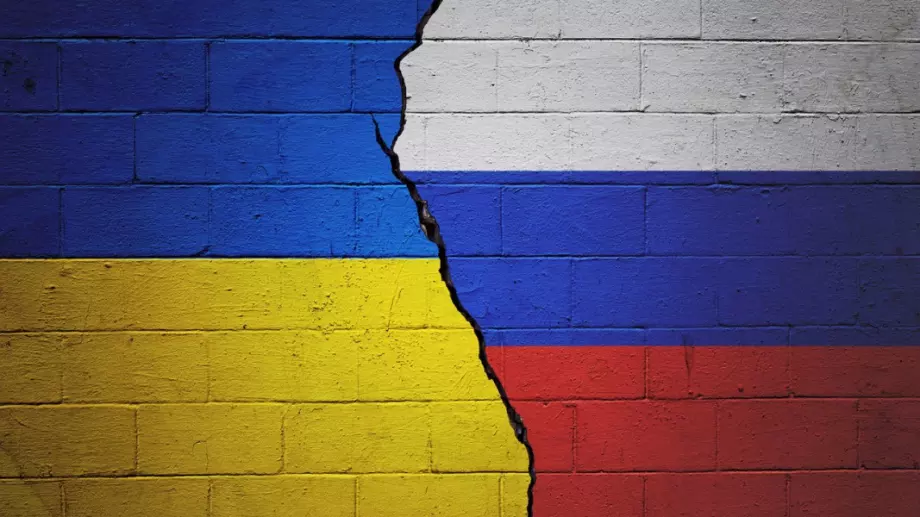 На прага на годишнината от войната: Украйна наложи 50-годишни санкции на руския финансов сектор